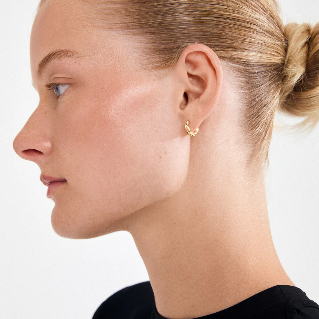 TAFFY small swirl hoop earrings