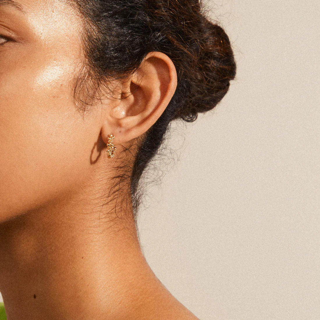 SOLIDARITY small bubbles hoop earrings