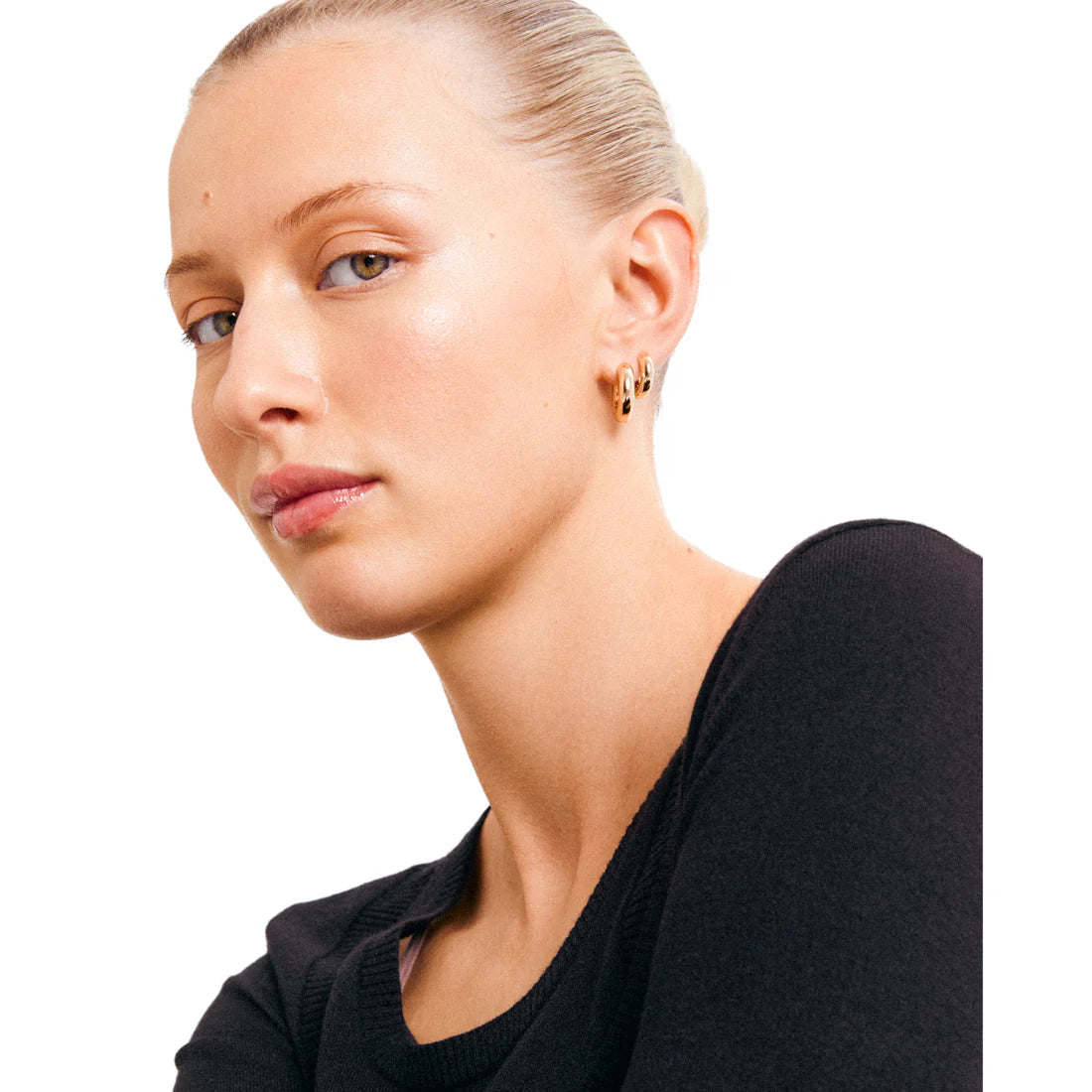 AICA chunky huggie hoop earrings