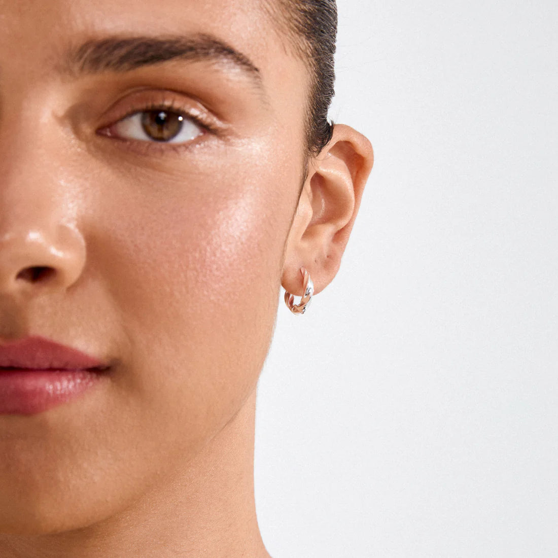 TAFFY medium size swirl hoop earrings