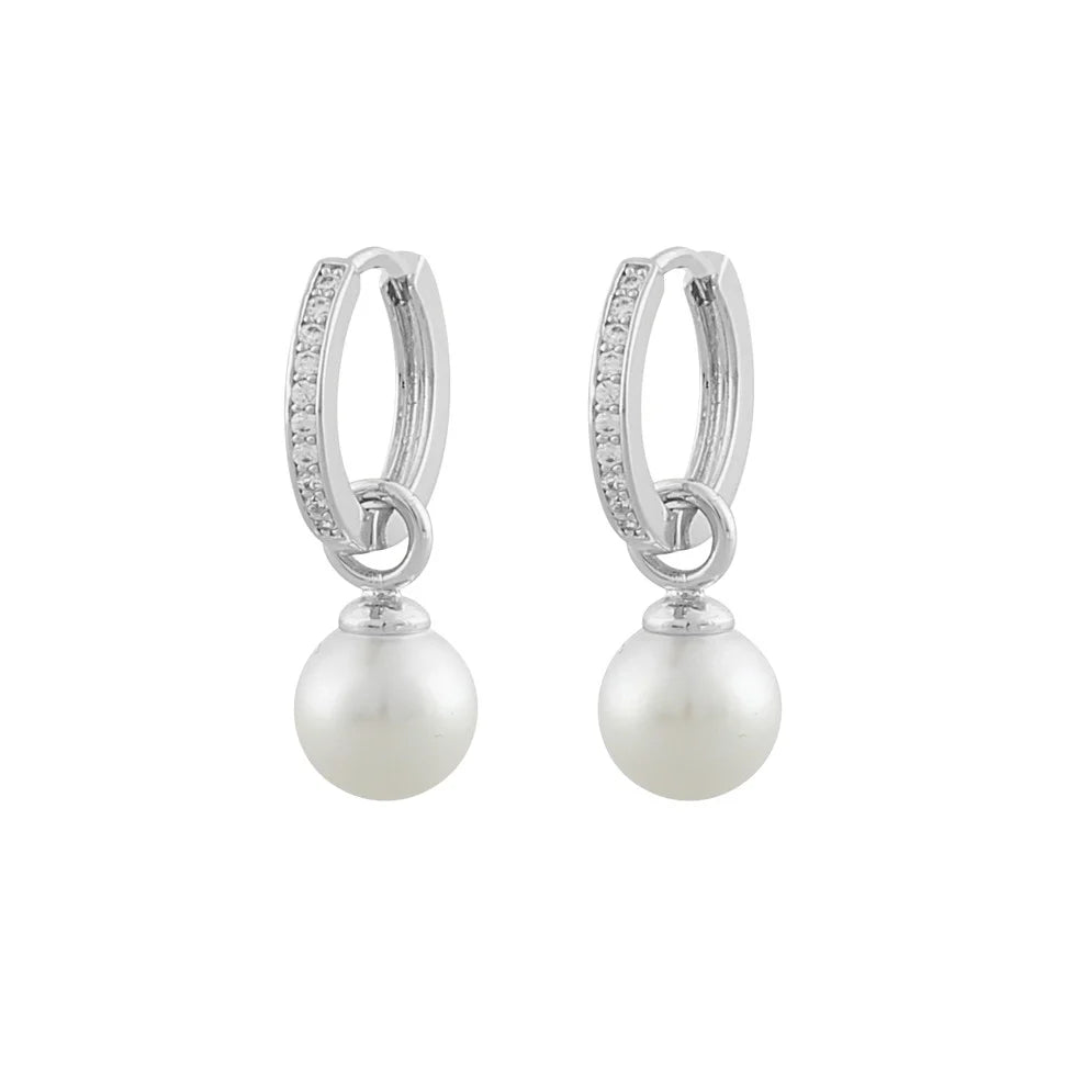 Core Pearl Earring